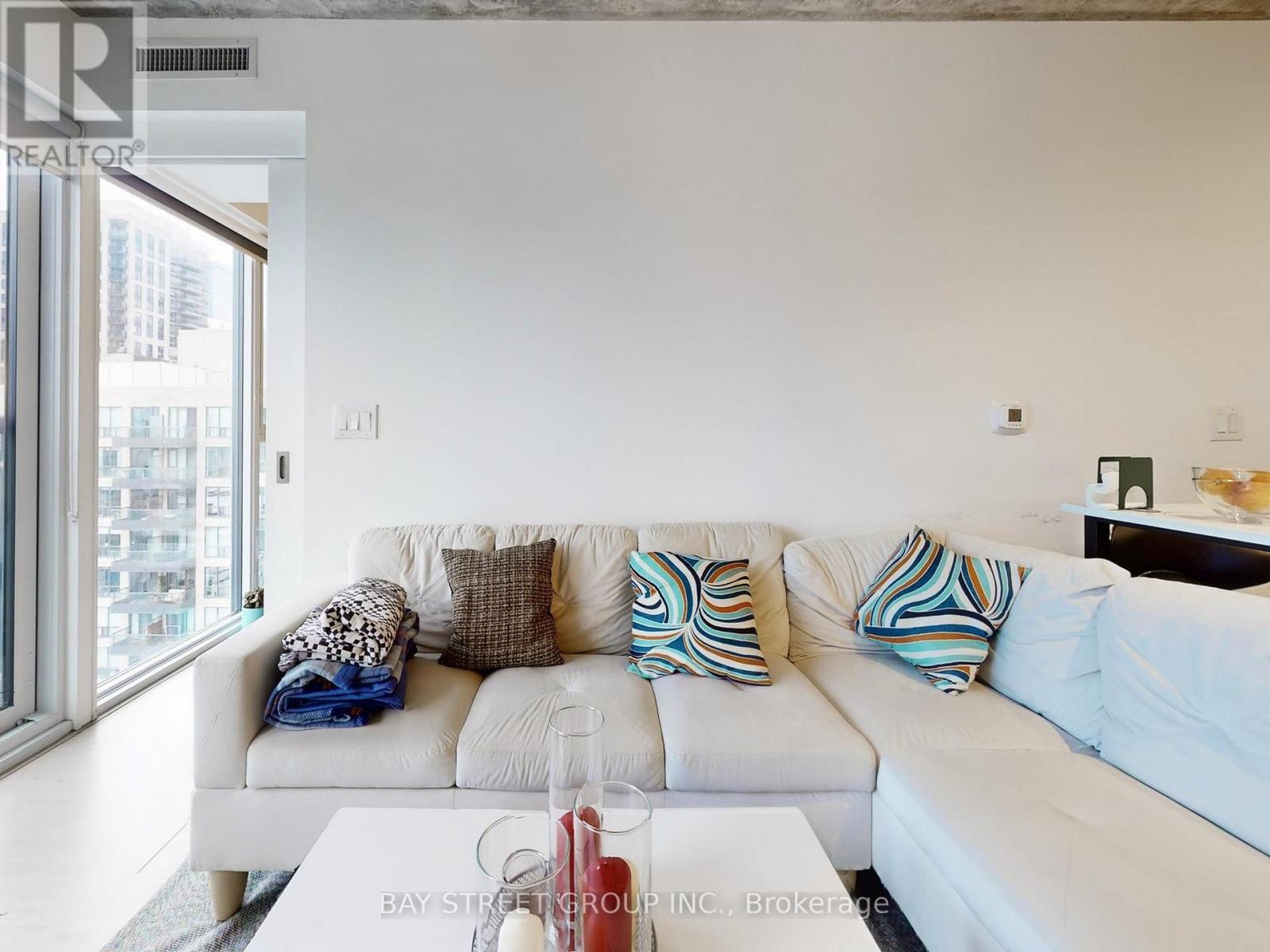 1303 - 65 Mutual Street, Toronto, ON - Indoor