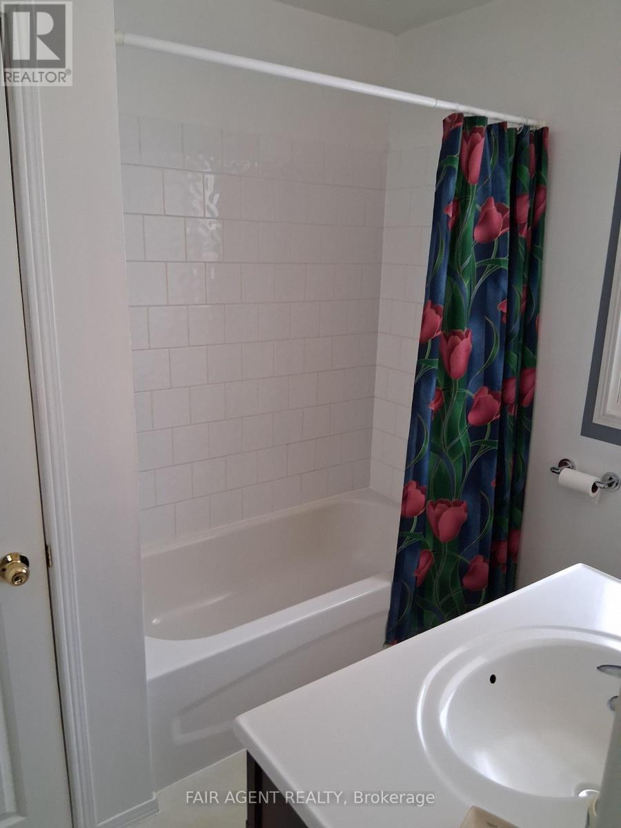 1502 Beckworth Avenue, London East (East D), ON - Indoor Photo Showing Bathroom