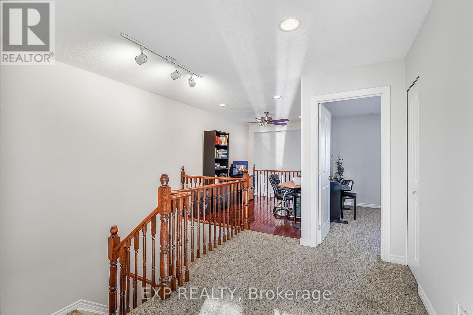 Second Floor - 2092 Melette Crescent, Ottawa, ON - Indoor Photo Showing Other Room