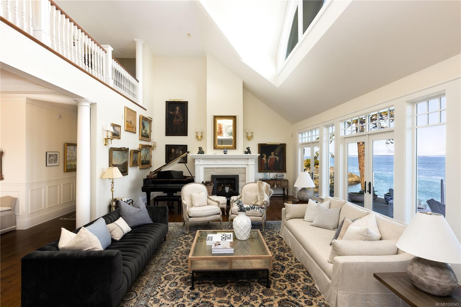 2600 Queenswood Dr, Saanich, BC