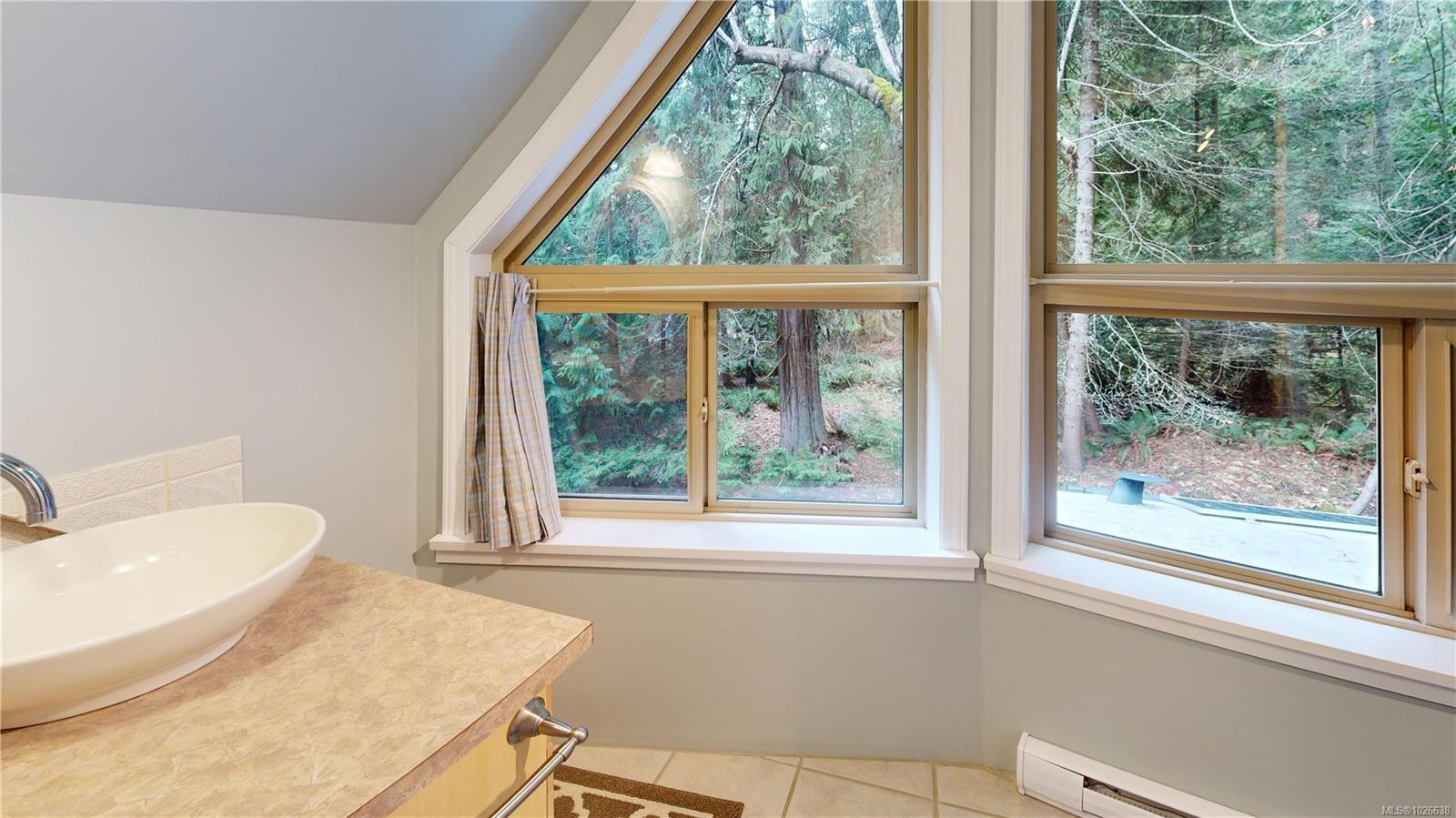 1120 Chappel Pl, Gabriola Island, BC