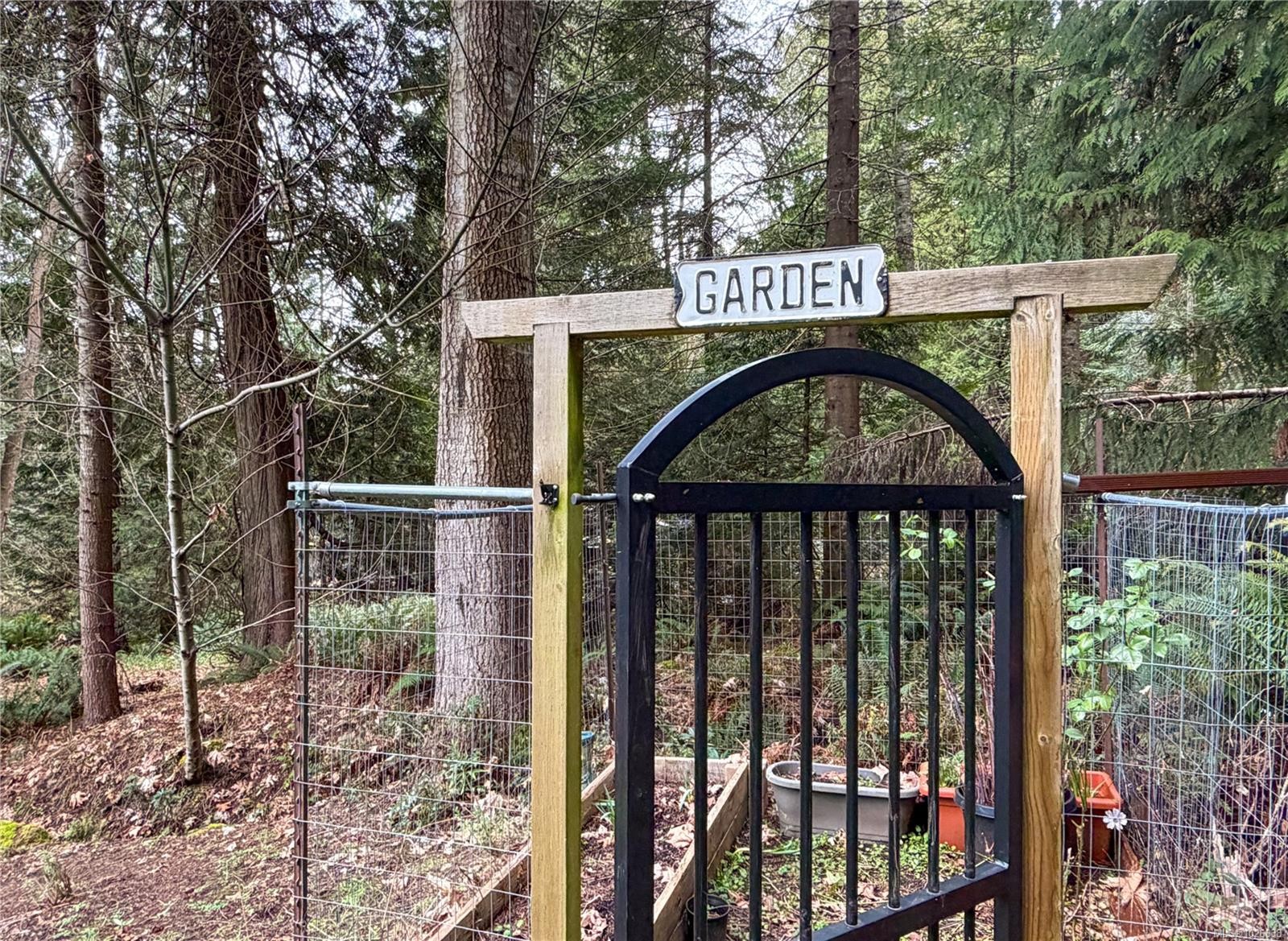 1120 Chappel Pl, Gabriola Island, BC