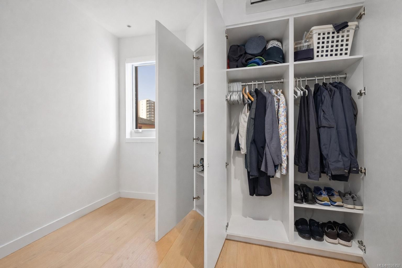 402-430 Parry St, Victoria, BC - Indoor With Storage