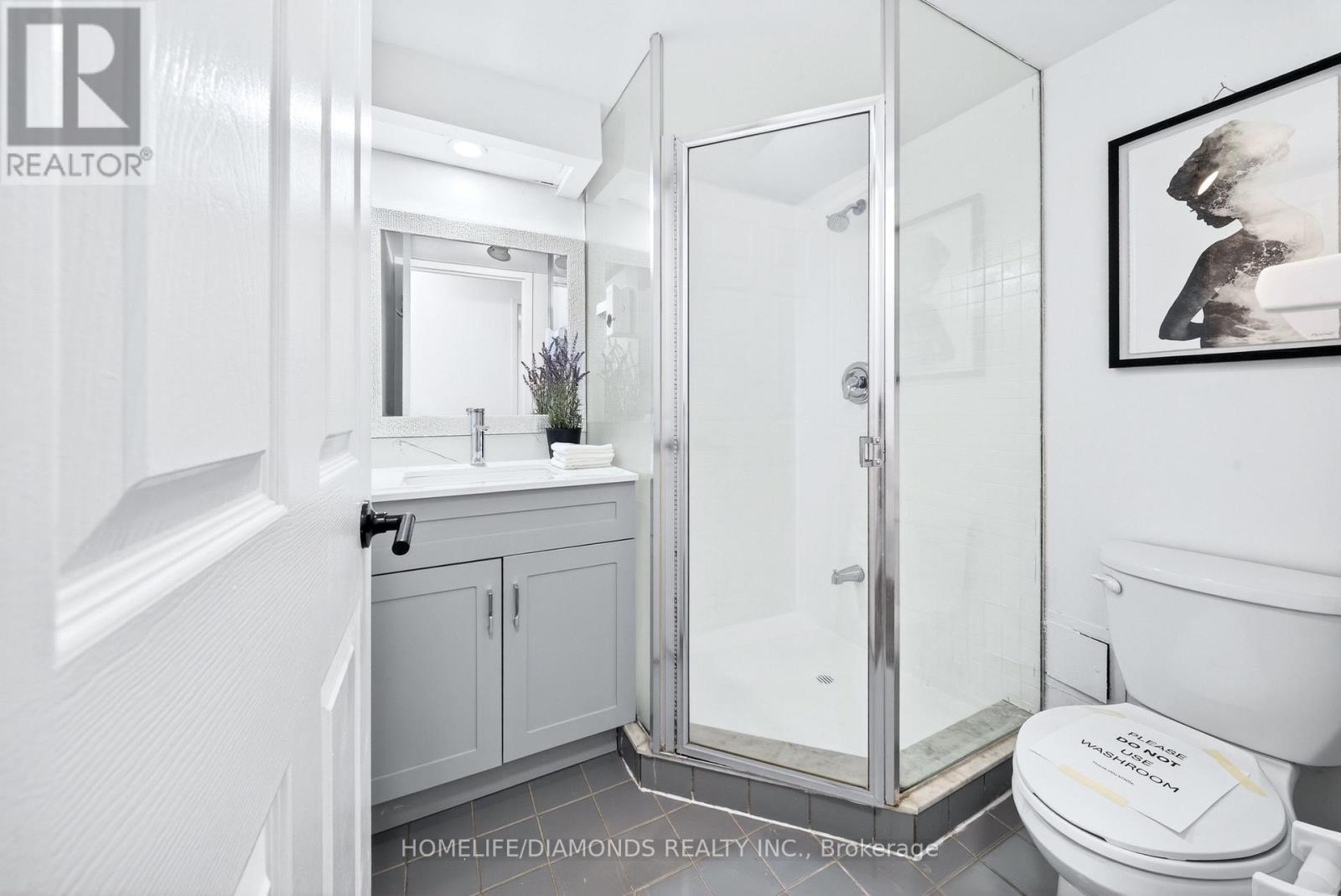 2002 - 5 Concorde Place, Toronto, ON - Indoor Photo Showing Bathroom