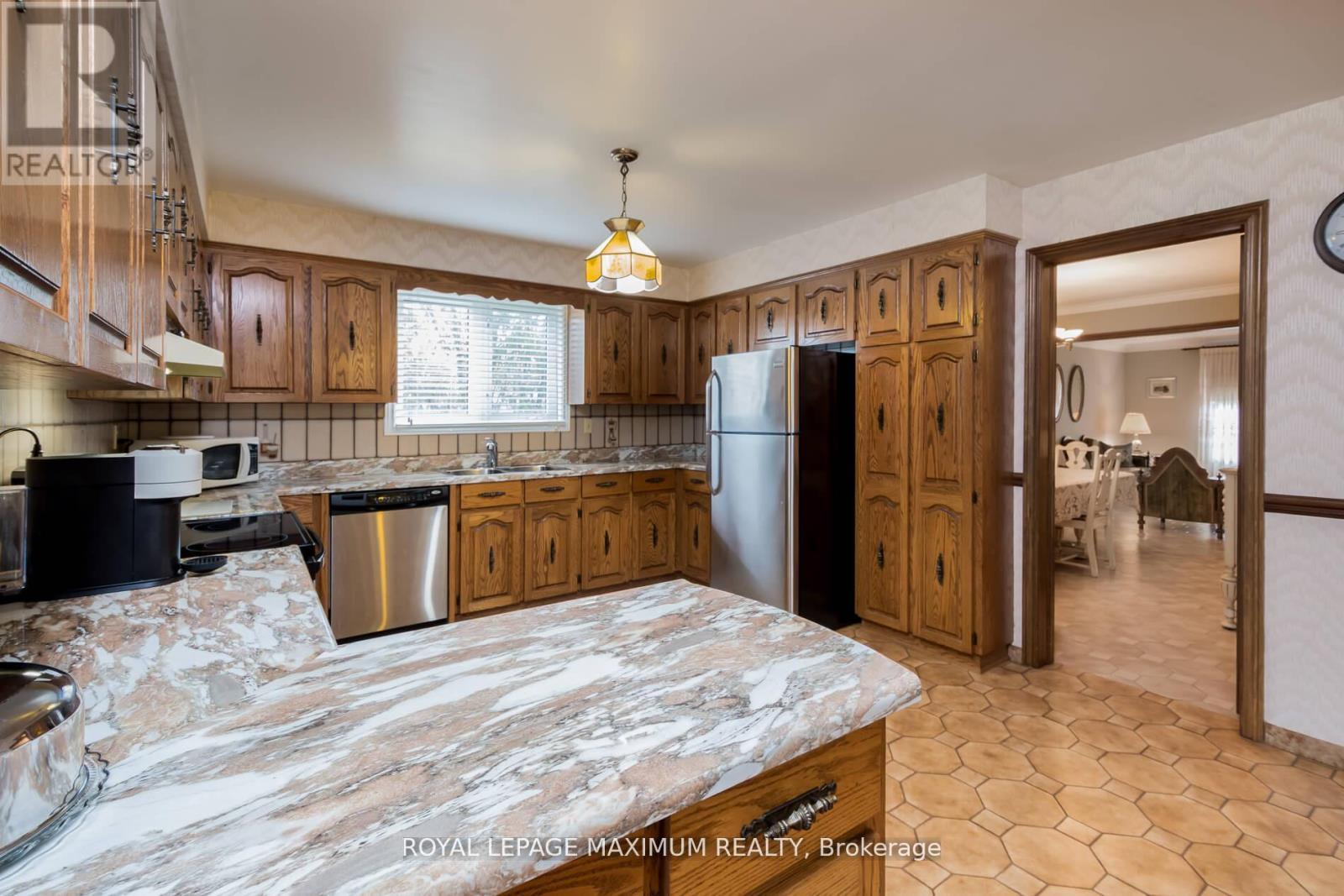 119 Glen Long Avenue, Toronto, ON - Indoor Photo Showing Kitchen