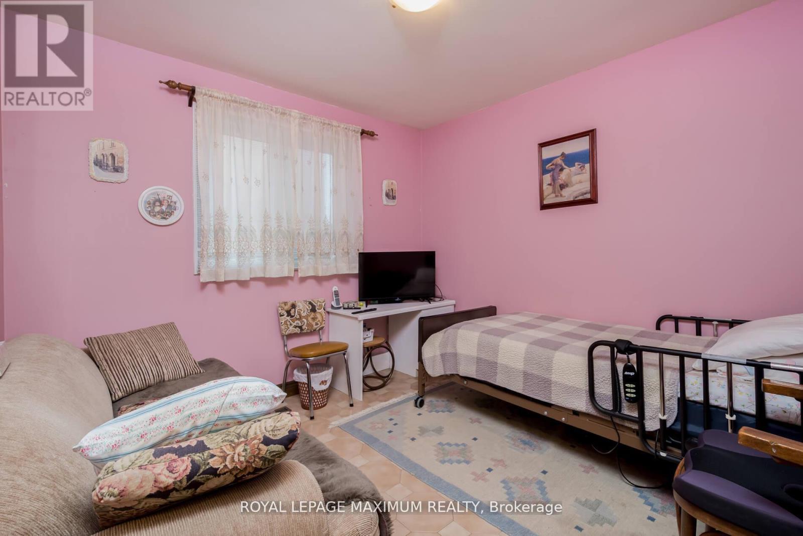 119 Glen Long Avenue, Toronto, ON - Indoor Photo Showing Bedroom