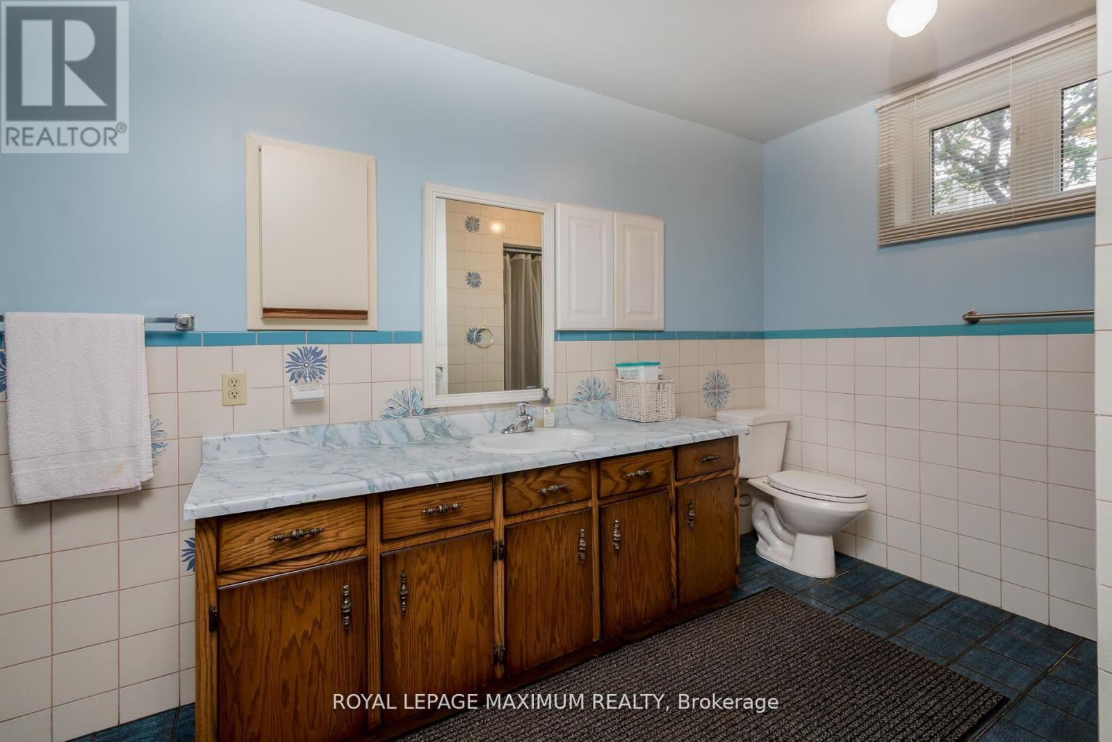 119 Glen Long Avenue, Toronto, ON - Indoor Photo Showing Bathroom