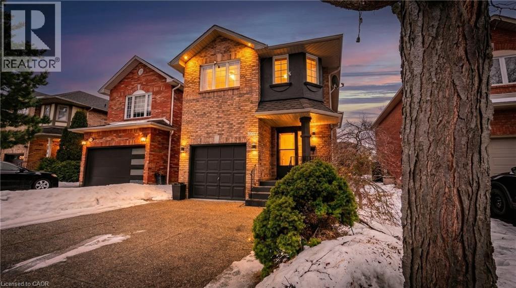 2062 Westmount Drive, Oakville, ON - Outdoor
