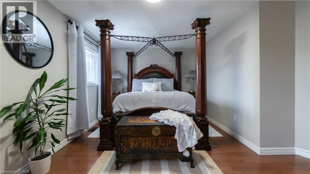2062 Westmount Drive, Oakville, ON - Indoor Photo Showing Bedroom