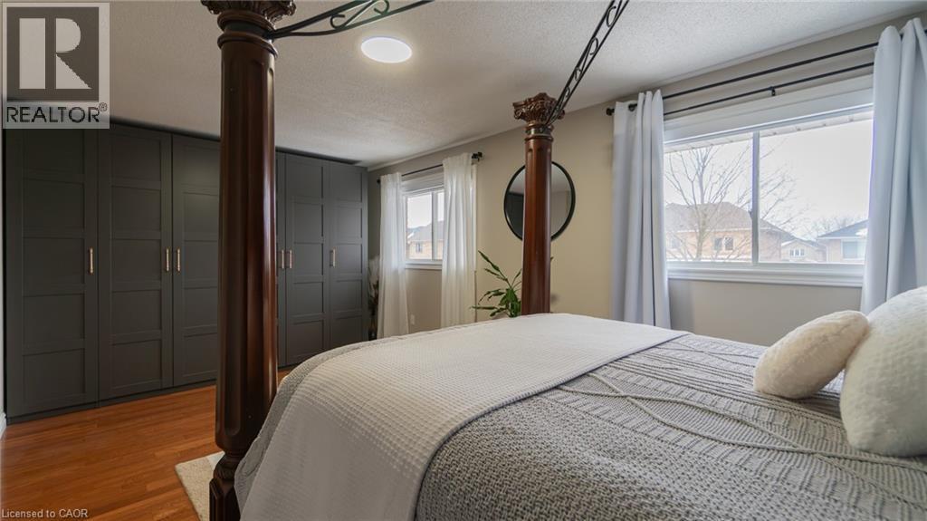 2062 Westmount Drive, Oakville, ON - Indoor Photo Showing Bedroom