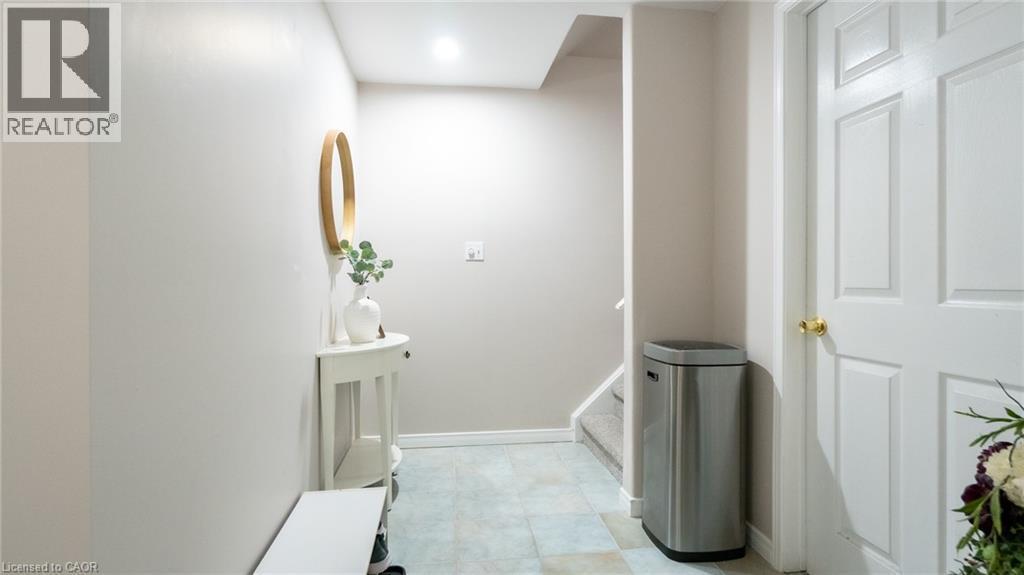 2062 Westmount Drive, Oakville, ON - Indoor Photo Showing Other Room