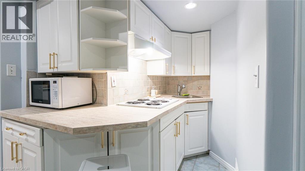 2062 Westmount Drive, Oakville, ON - Indoor Photo Showing Kitchen