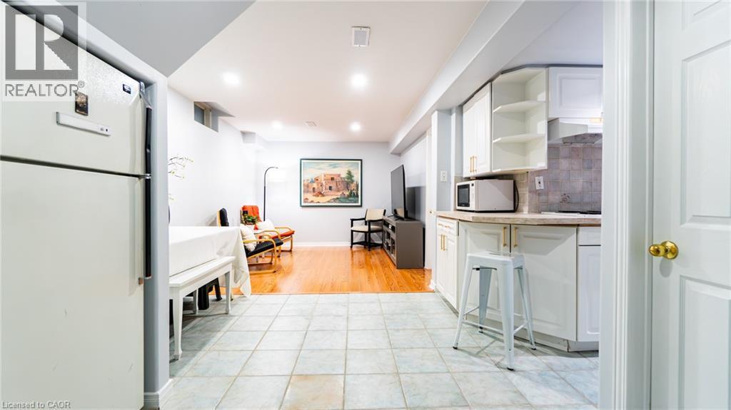 2062 Westmount Drive, Oakville, ON - Indoor