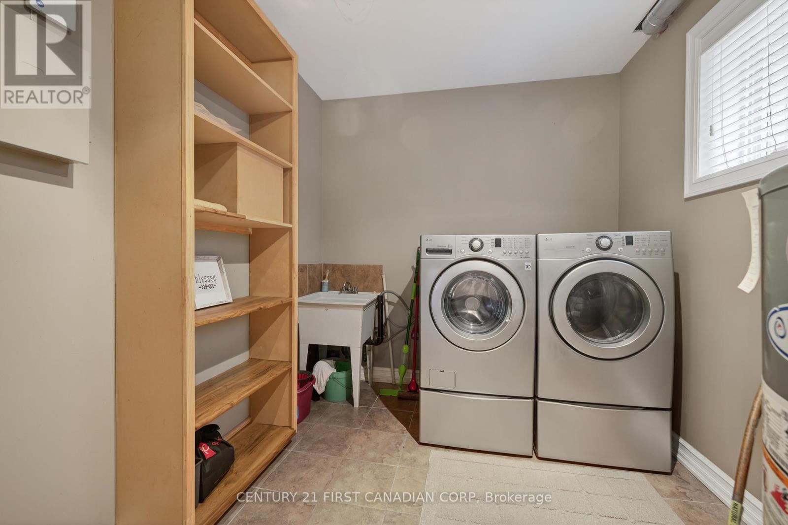167 Tanoak Drive, London North (North E), ON - Indoor Photo Showing Laundry Room