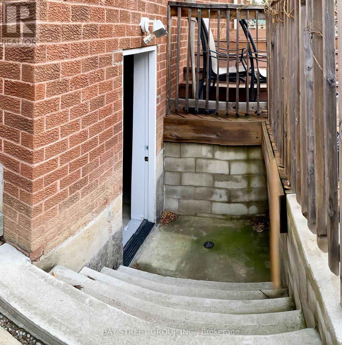 (Bsmt) - 3 Teseo Court, Richmond Hill, ON - Outdoor With Exterior