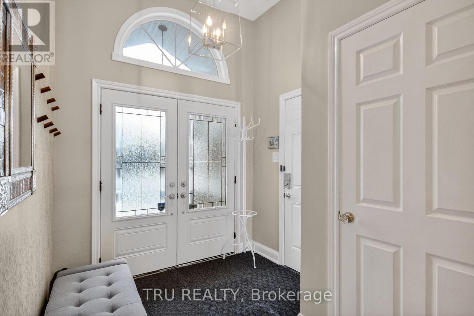 590 Anjana Circle, Ottawa, ON - Indoor Photo Showing Other Room