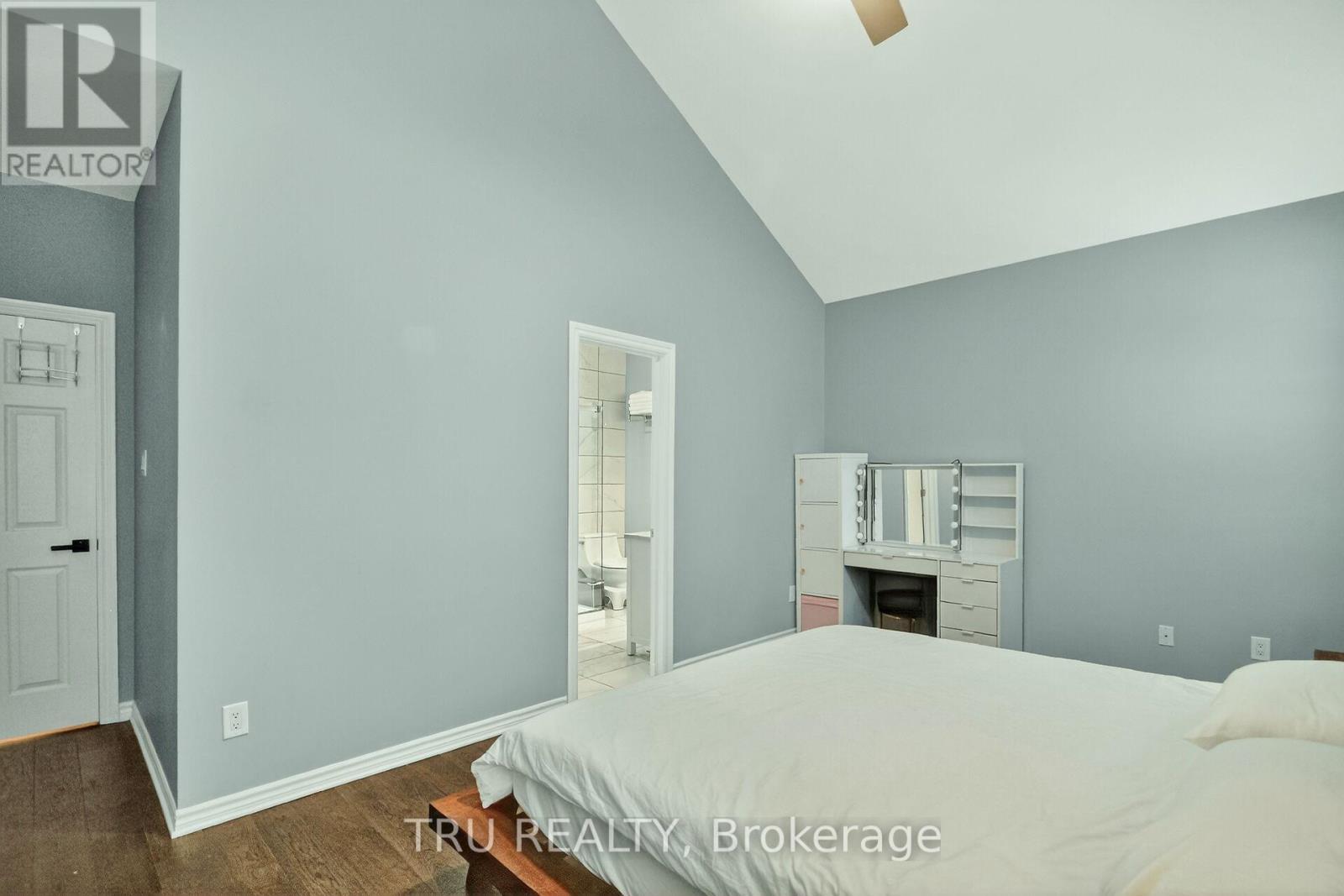 590 Anjana Circle, Ottawa, ON - Indoor Photo Showing Bedroom