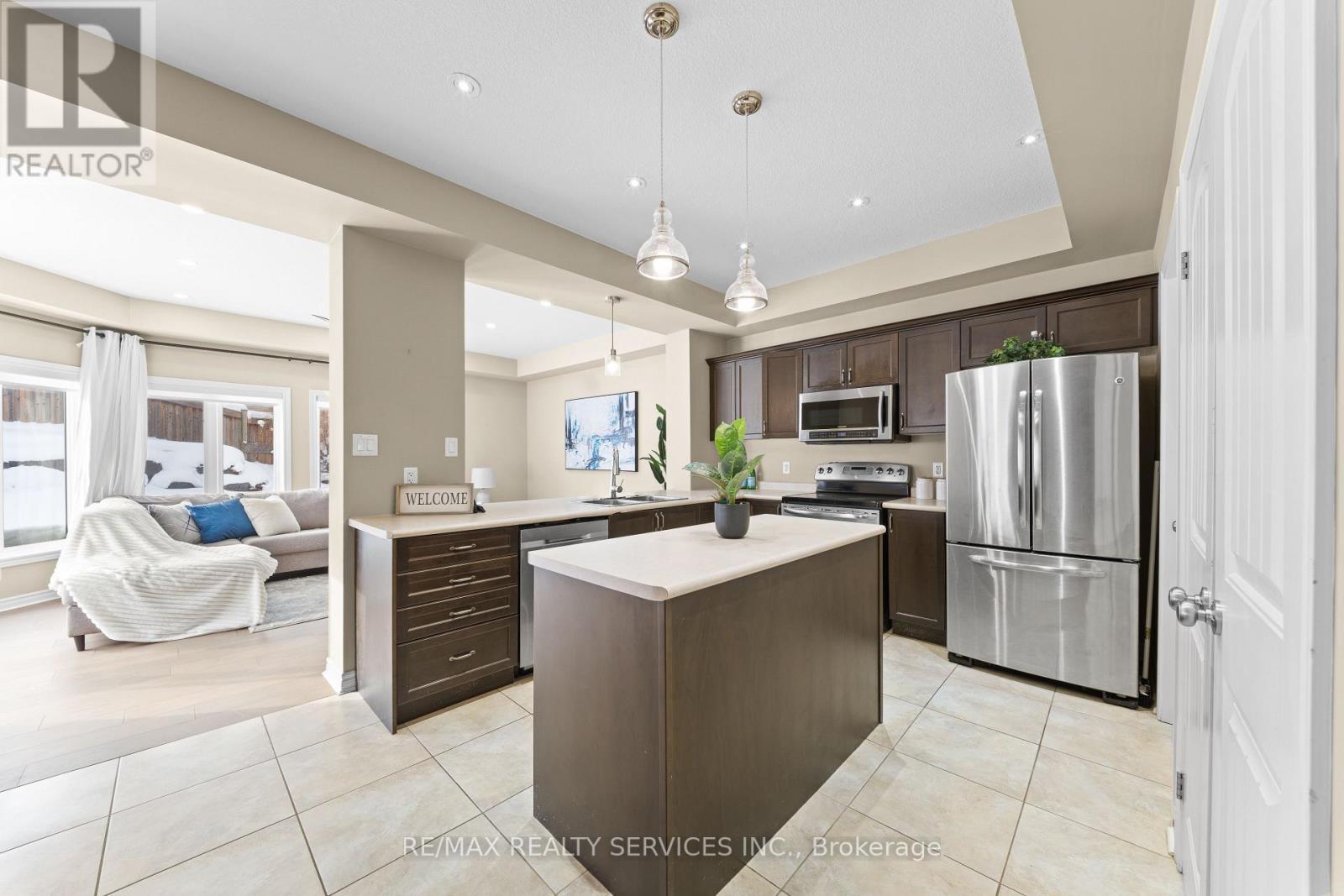 906 Audrey Place, Kitchener, ON - Indoor Photo Showing Kitchen With Upgraded Kitchen