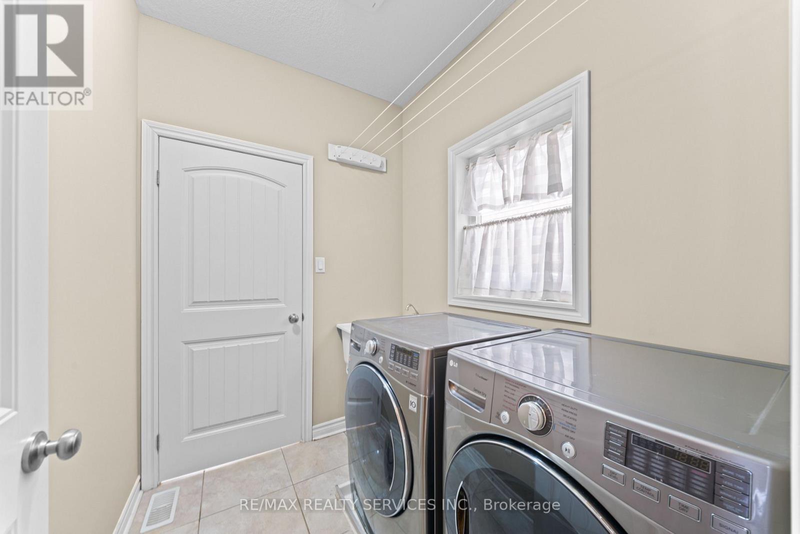 906 Audrey Place, Kitchener, ON - Indoor Photo Showing Laundry Room