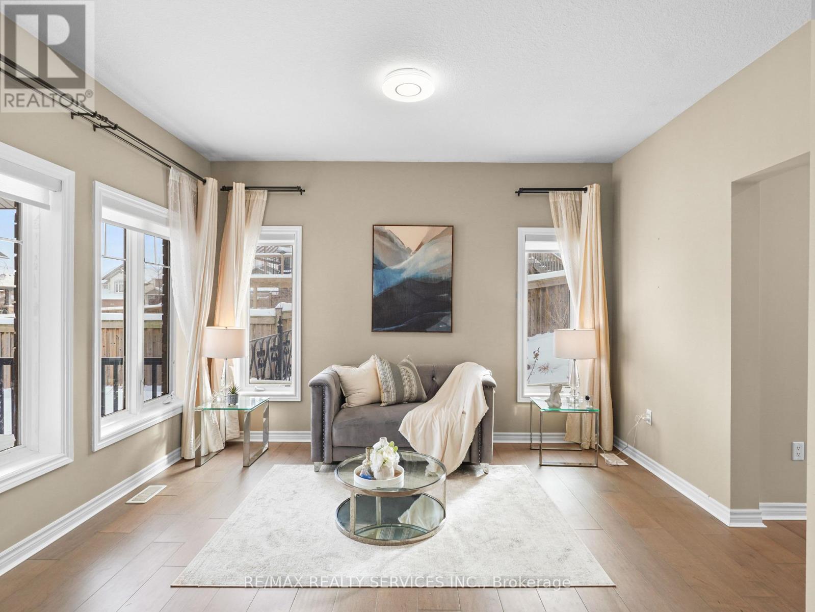 906 Audrey Place, Kitchener, ON - Indoor Photo Showing Living Room
