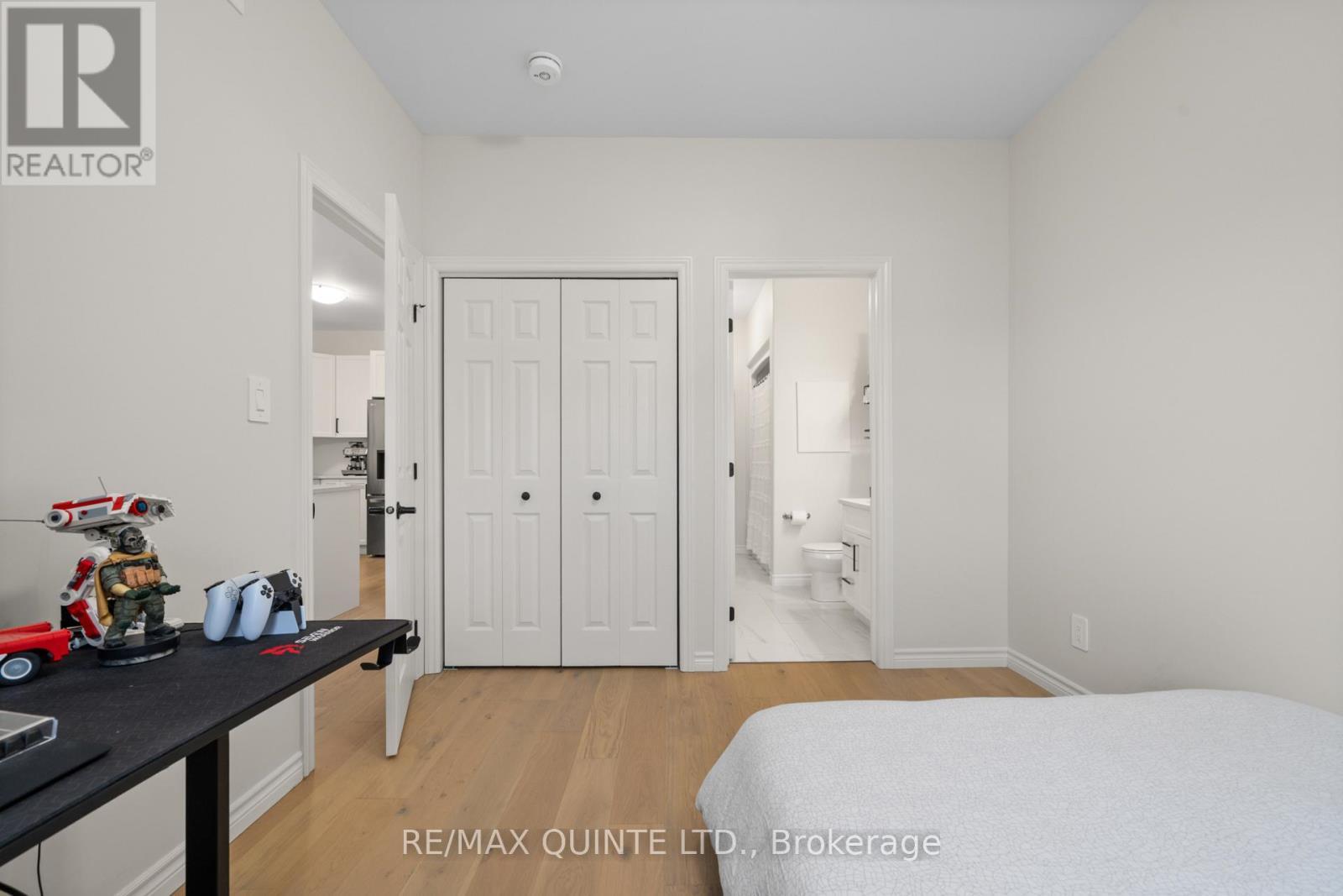63 Athabaska Drive, Belleville (Thurlow Ward), ON - Indoor Photo Showing Bedroom
