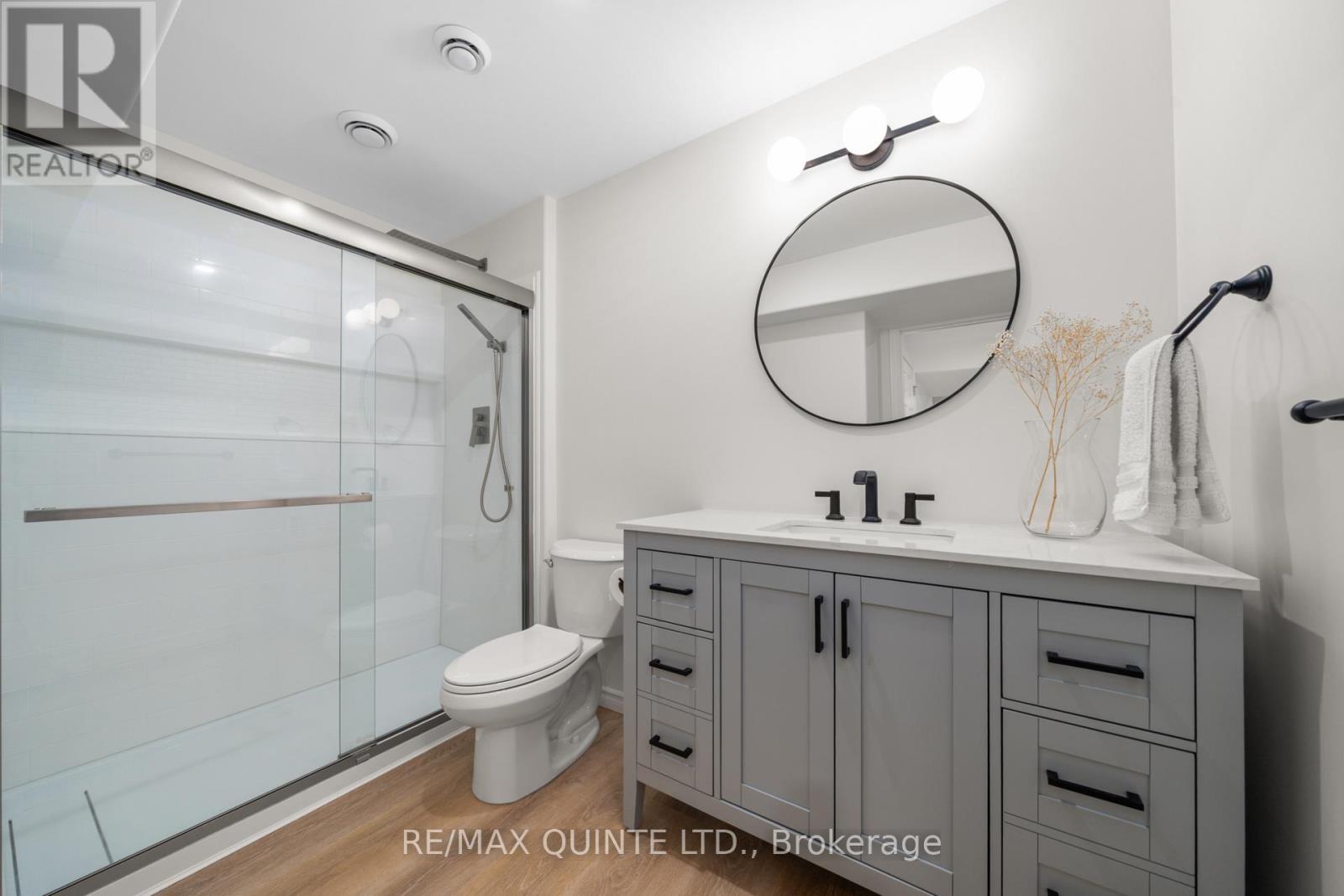 63 Athabaska Drive, Belleville (Thurlow Ward), ON - Indoor Photo Showing Bathroom