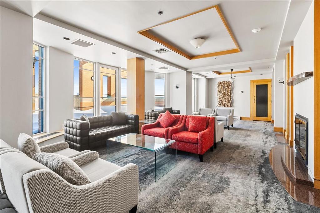 Salle communautaire - 602-700 Ch. Marie-Le Ber, Montréal (Verdun/Île-Des-Soeurs), QC - Indoor Photo Showing Living Room