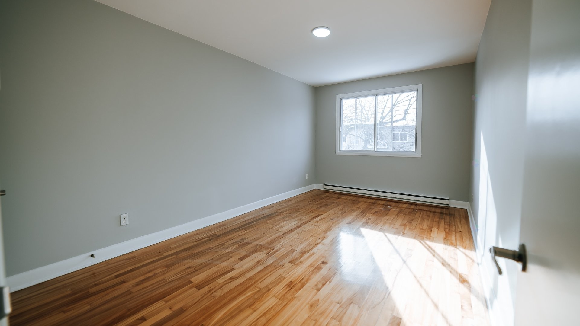 Bedroom - 2-10015 Rue De Lille, Montréal (Ahuntsic-Cartierville), QC - Indoor Photo Showing Other Room