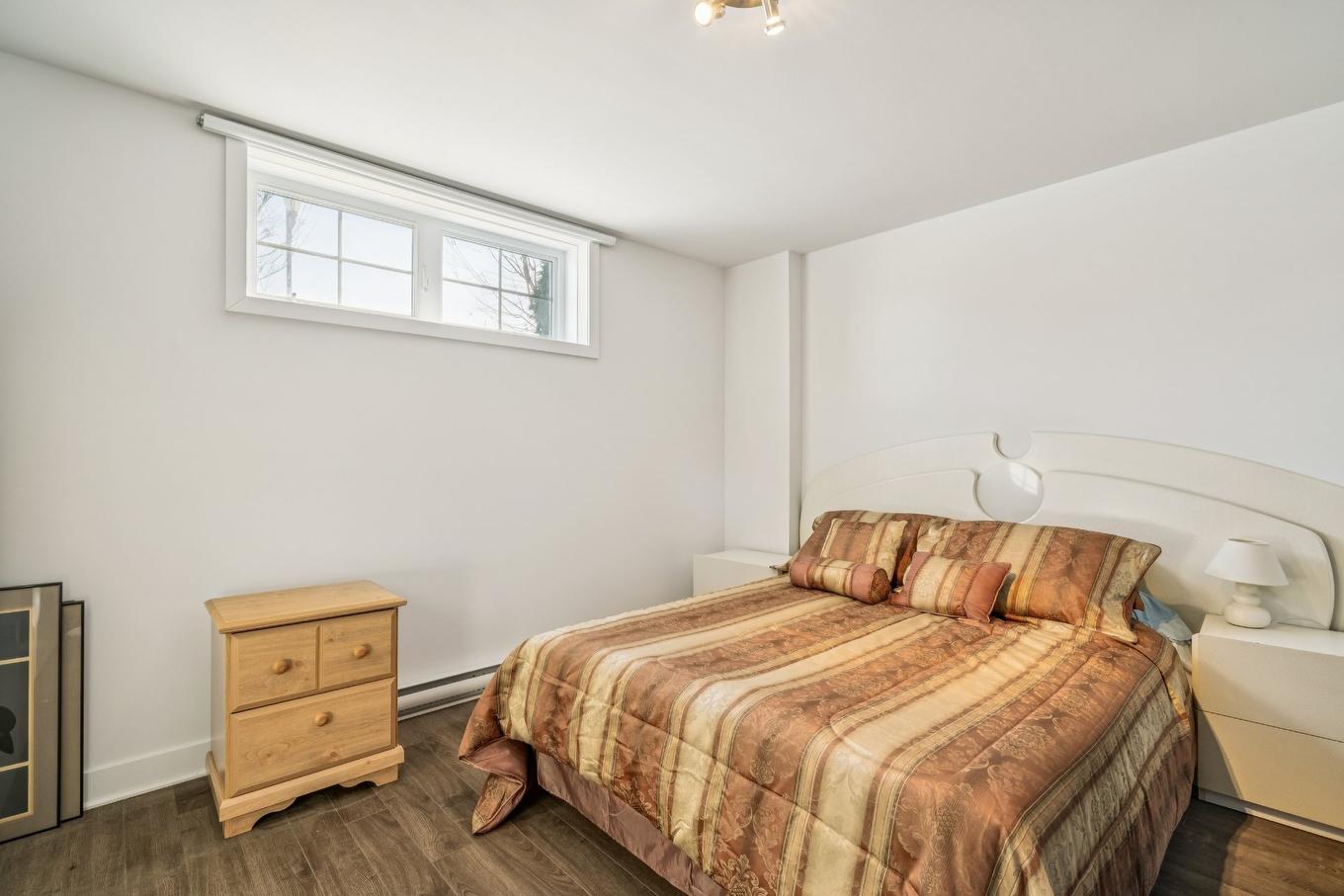 Chambre à coucher - 4708 Rue Des Patriotes, Contrecoeur, QC - Indoor Photo Showing Bedroom