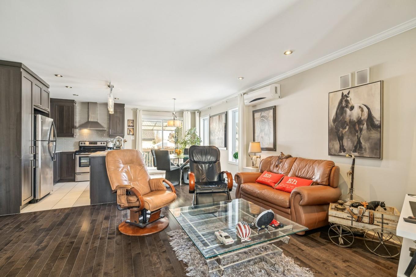 Vue d'ensemble - 4708 Rue Des Patriotes, Contrecoeur, QC - Indoor Photo Showing Living Room
