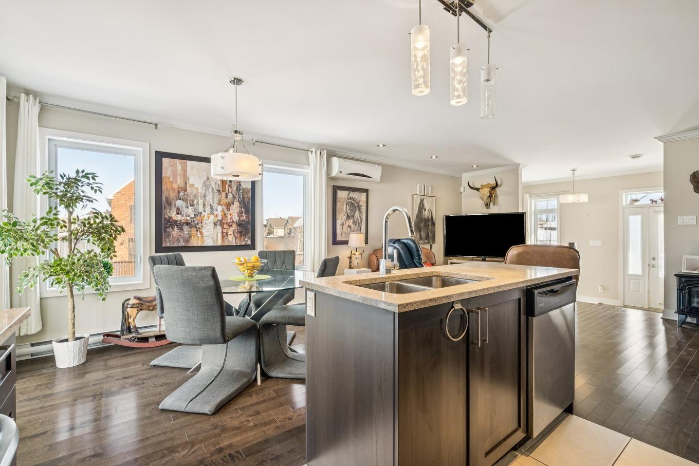 Vue d'ensemble - 4708 Rue Des Patriotes, Contrecoeur, QC - Indoor Photo Showing Other Room