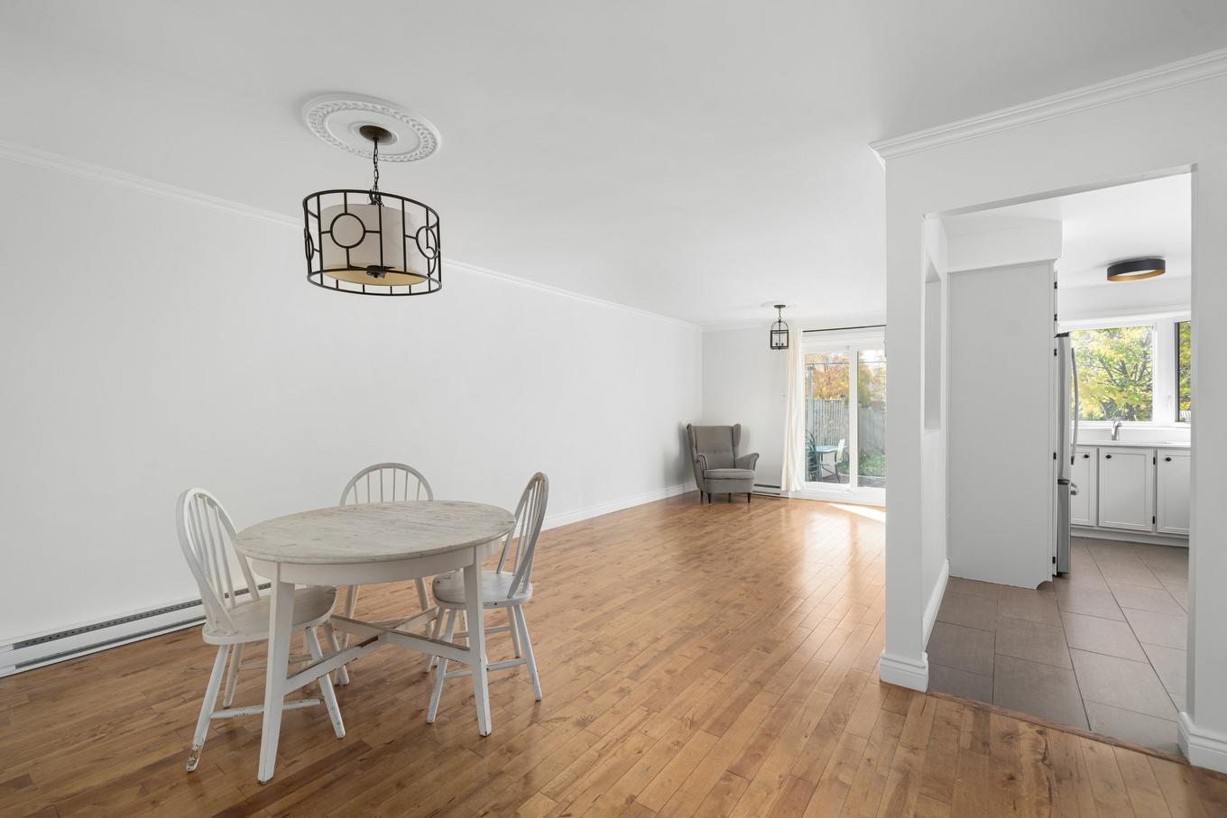 Dining room - 242 Stillview Road, Pointe-Claire, QC - Indoor Photo Showing Dining Room