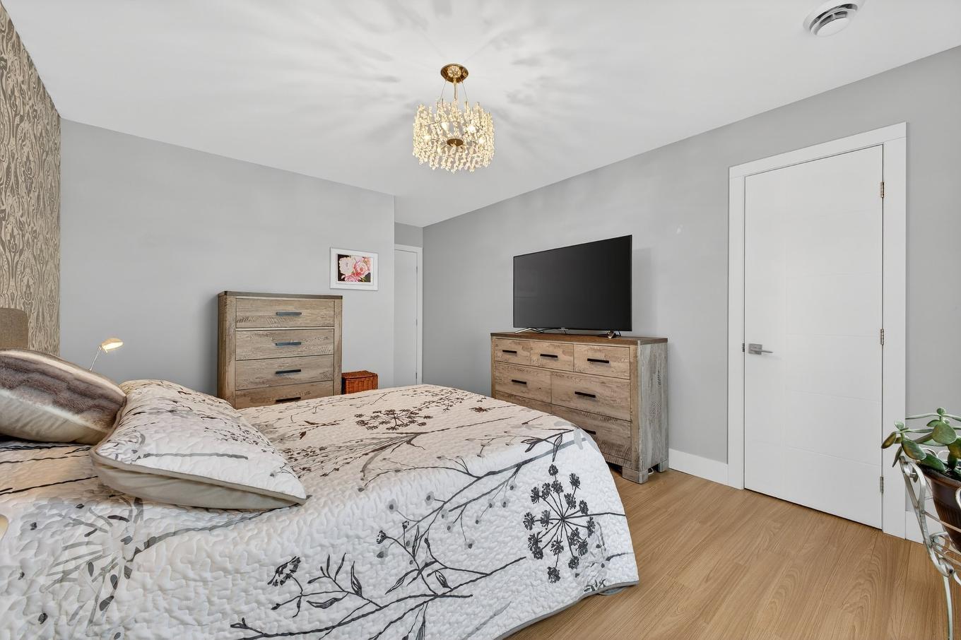 Chambre à coucher principale - 104-342 Rue St-André O., Granby, QC - Indoor Photo Showing Bedroom