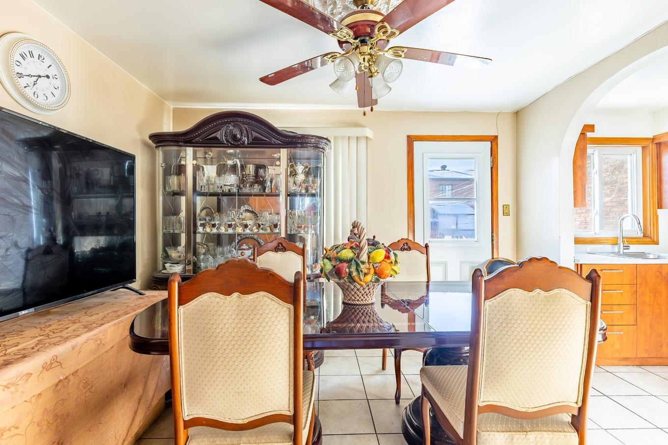 Salle à manger - 11820 Av. Nicolas-Appert, Montréal (Rivière-Des-Prairies/Pointe-Aux-Trembles), QC