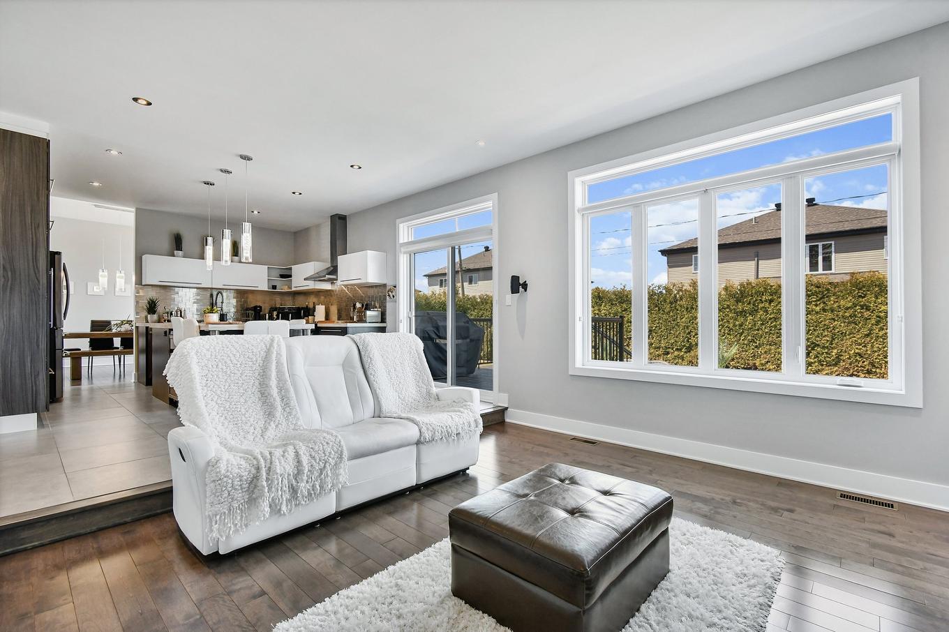 Salon - 13970 Rue Guillaume-Alarie, Mirabel, QC - Indoor Photo Showing Living Room