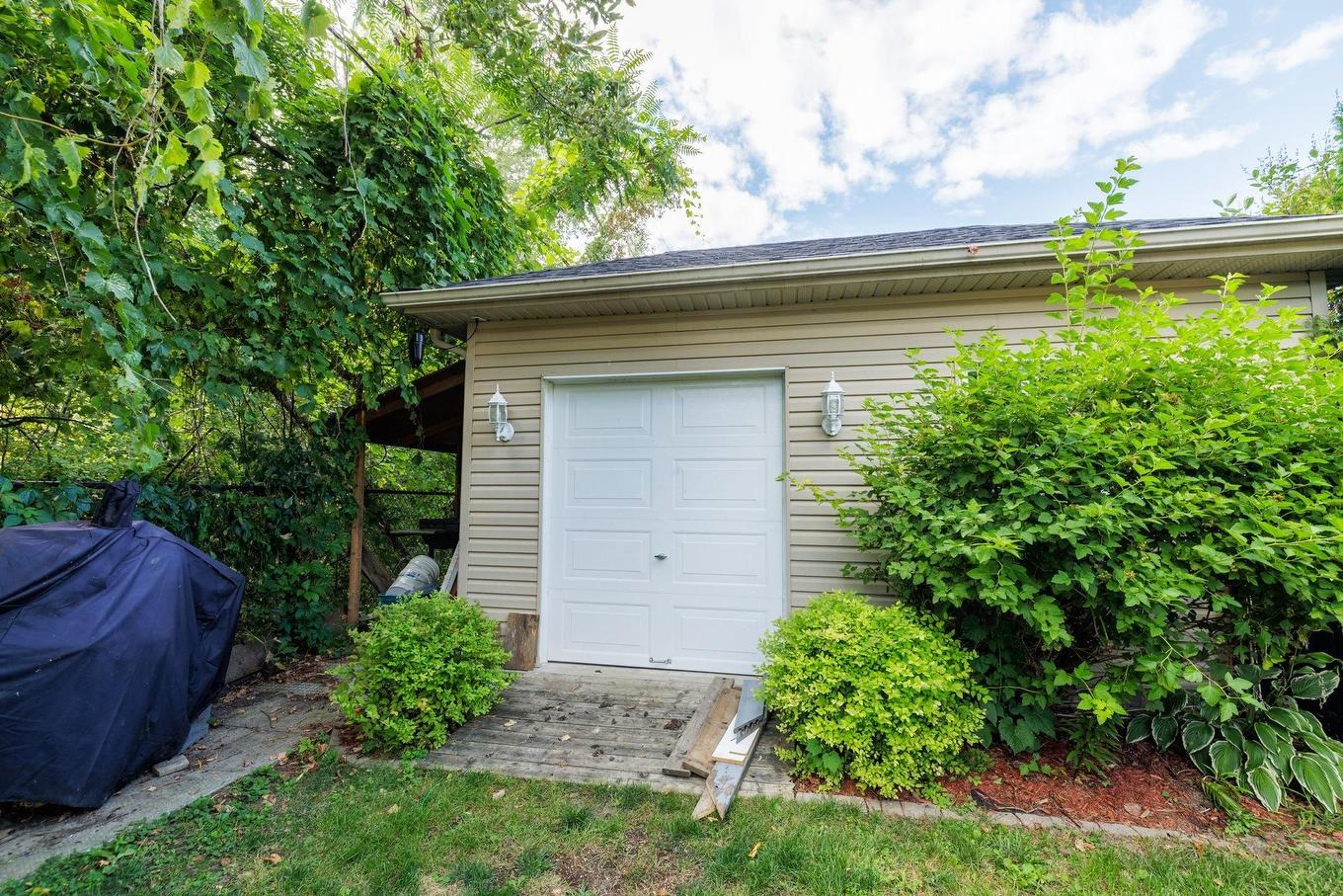 Remise - 254 Rue Adrien-Rouleau, Les Coteaux, QC - Outdoor