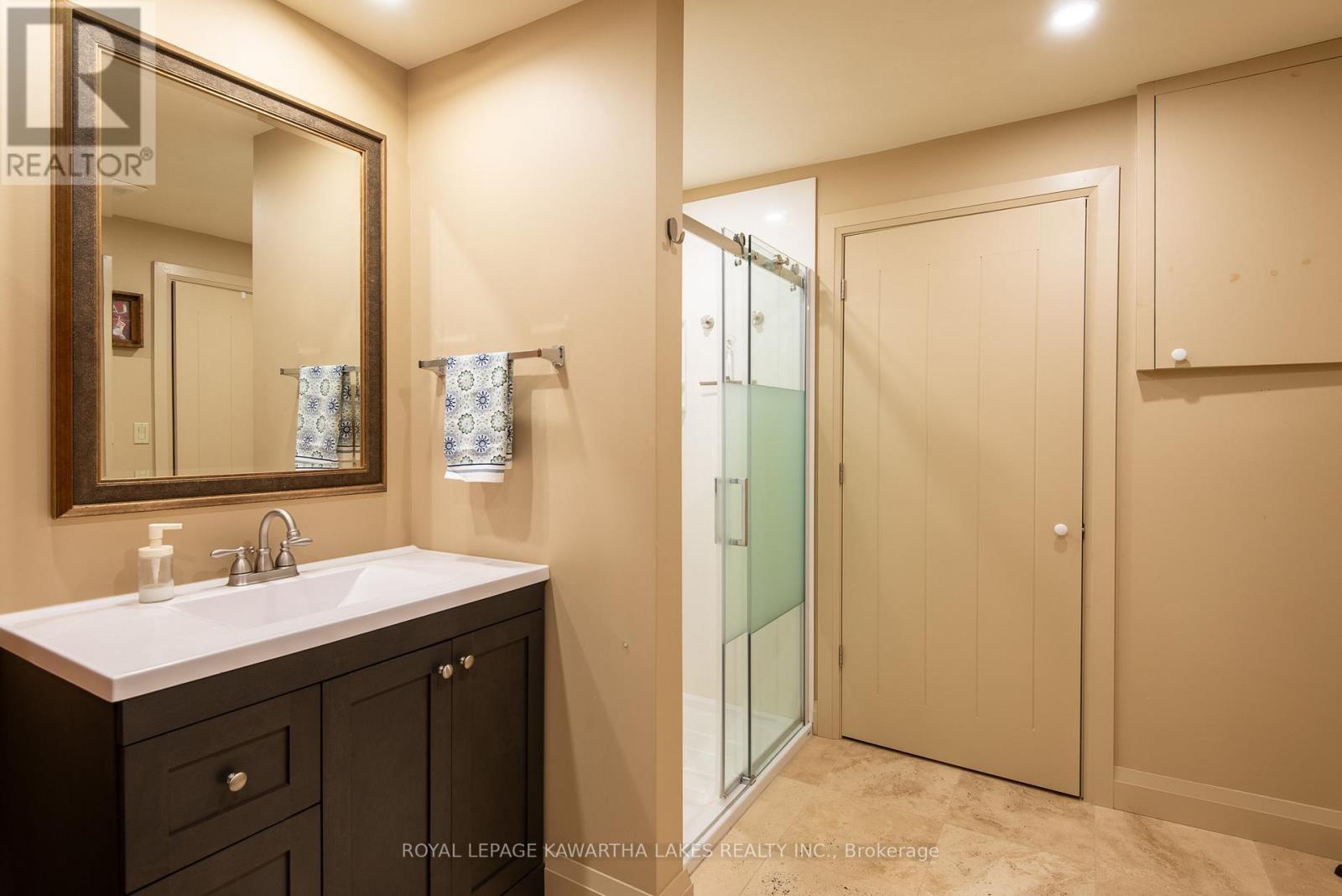 78 Riverbank Road, Kawartha Lakes (Somerville), ON - Indoor Photo Showing Bathroom