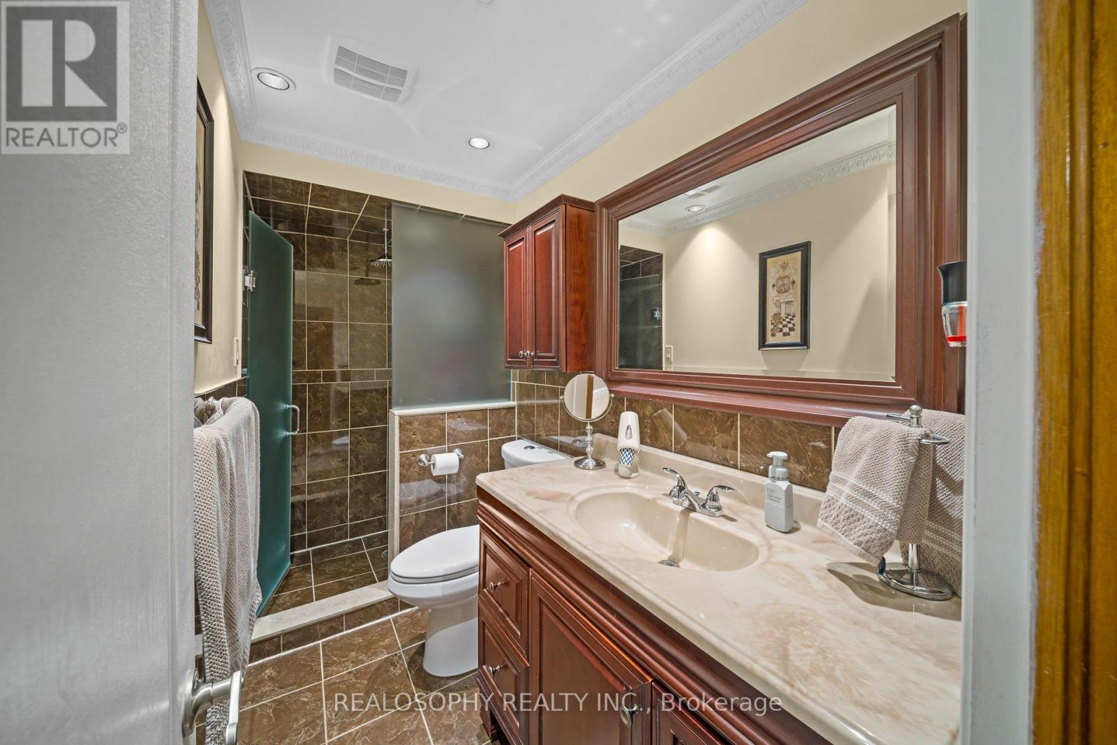 66 Primrose Avenue, Toronto, ON - Indoor Photo Showing Bathroom