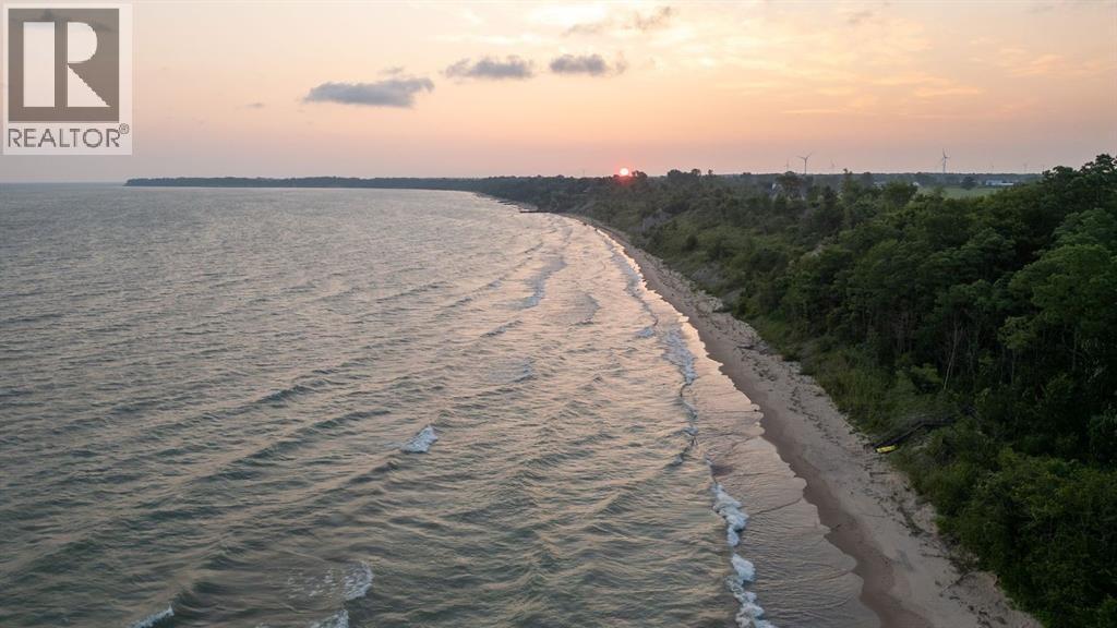 7035 Blue Coast Heights, Plympton-Wyoming, ON