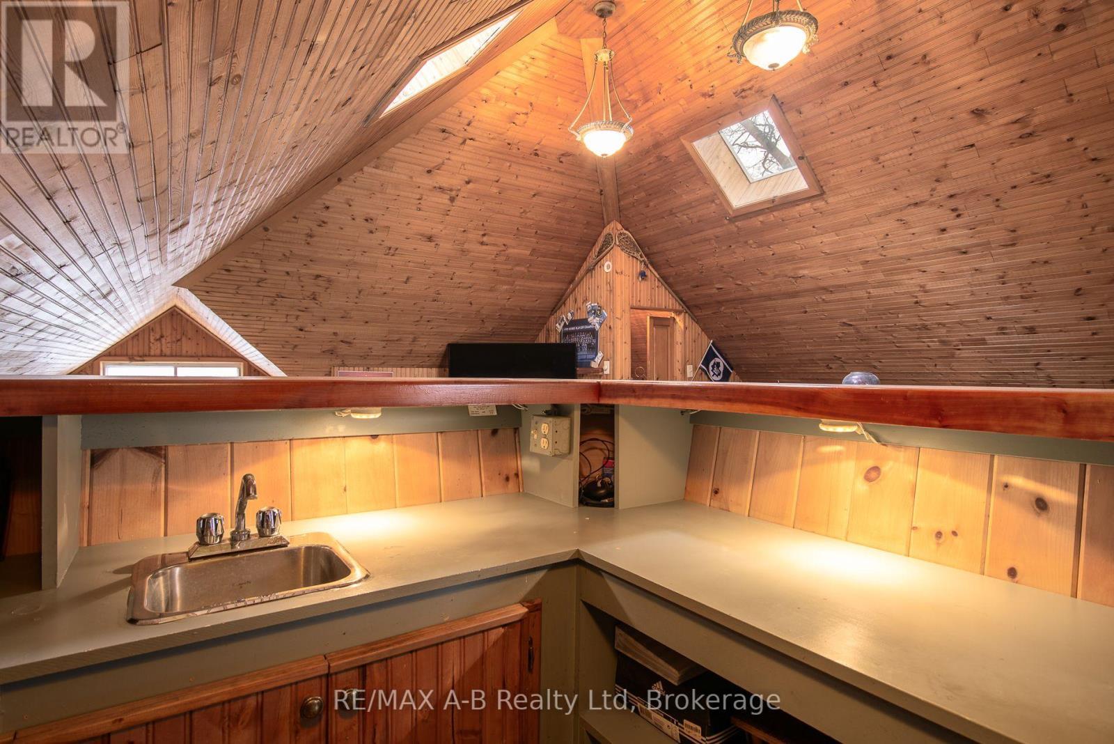 56 West Gore Street, Stratford, ON - Indoor