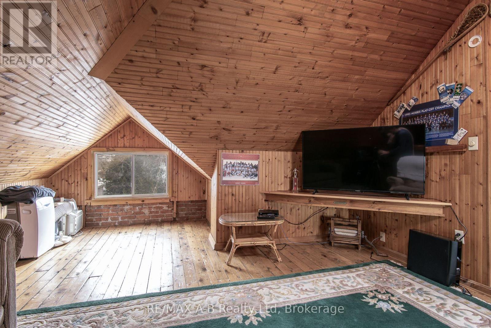 56 West Gore Street, Stratford, ON - Indoor Photo Showing Other Room