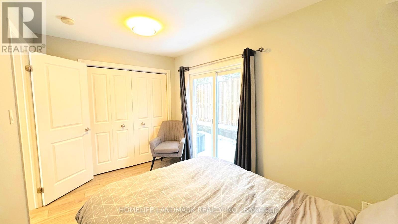 6 - 122 Courtland Avenue E, Kitchener, ON - Indoor Photo Showing Bedroom
