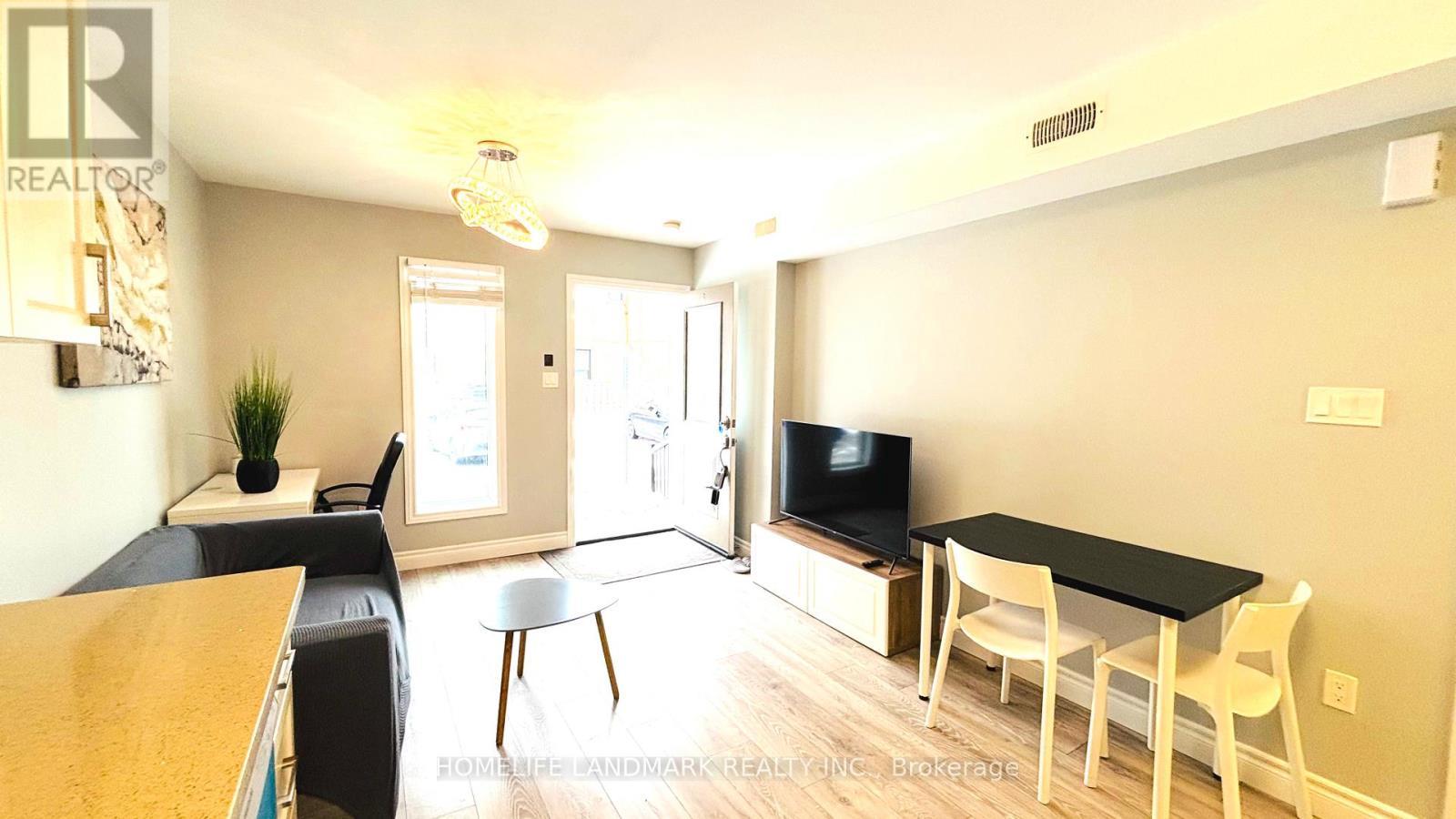 6 - 122 Courtland Avenue E, Kitchener, ON - Indoor Photo Showing Other Room