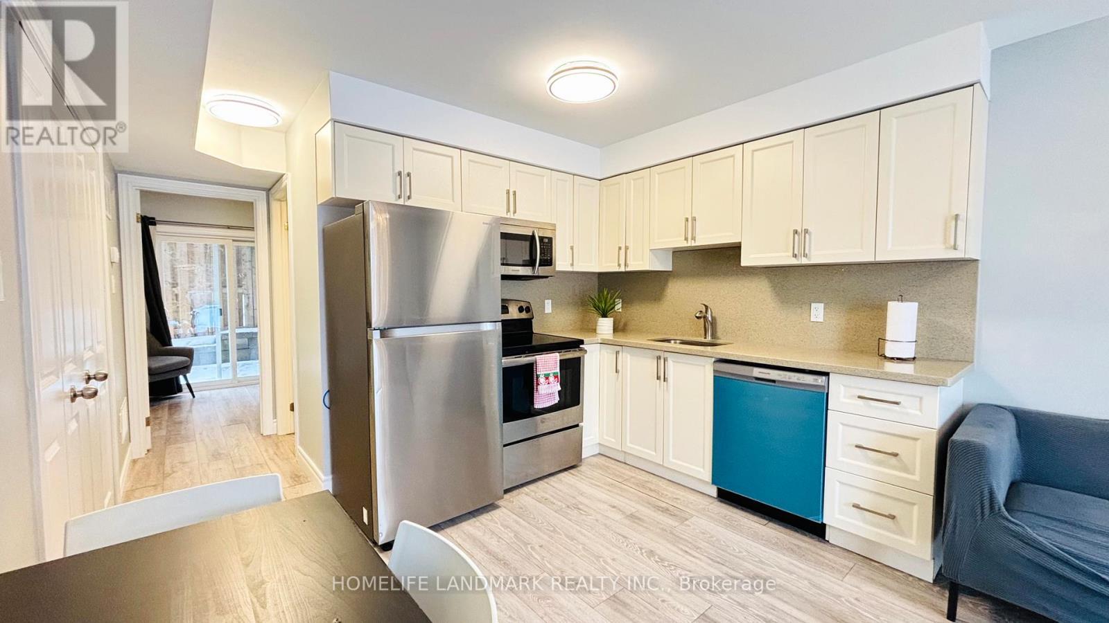 6 - 122 Courtland Avenue E, Kitchener, ON - Indoor Photo Showing Kitchen With Stainless Steel Kitchen