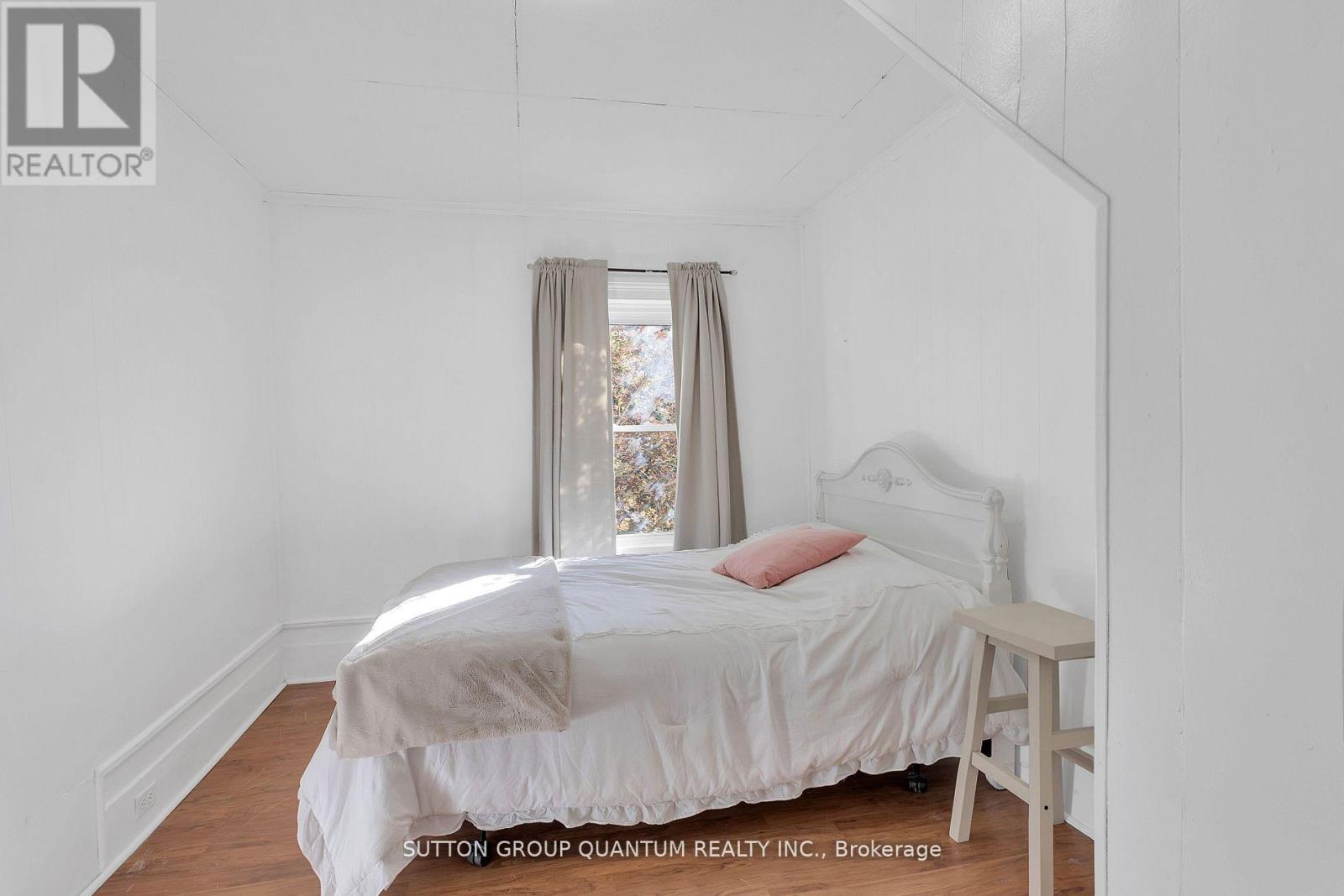 442 First Concession Road, Norfolk, ON - Indoor Photo Showing Bedroom