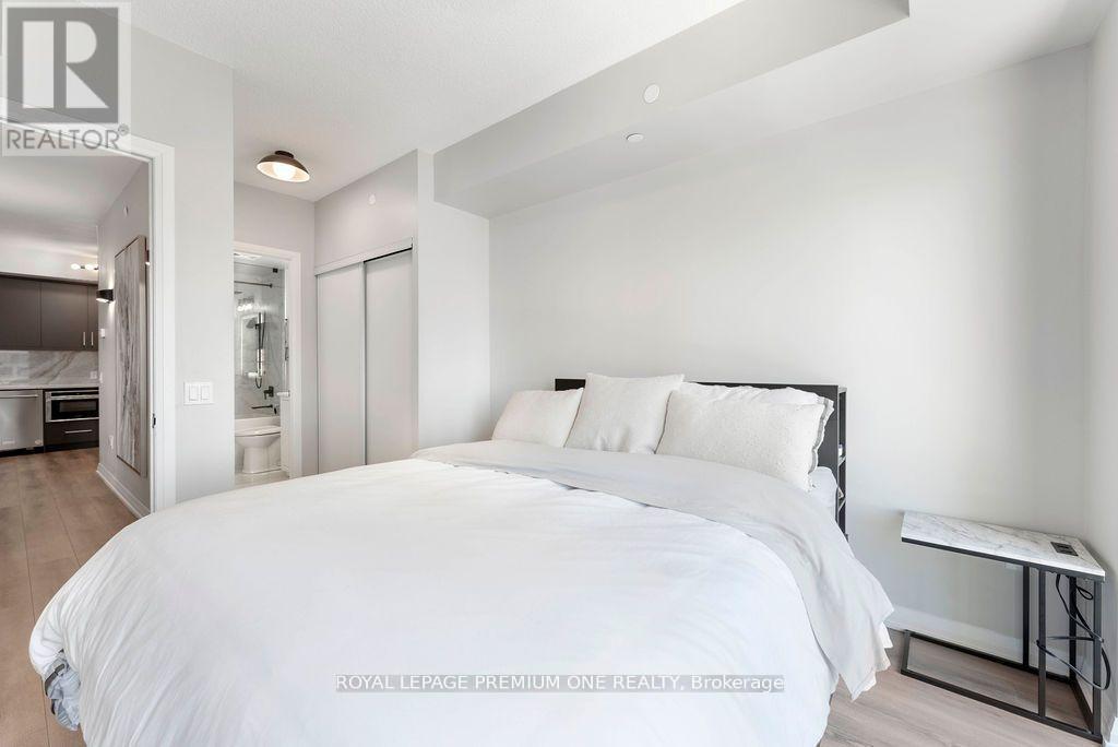 511 - 9000 Jane Street, Vaughan, ON - Indoor Photo Showing Bedroom