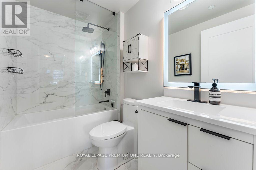 511 - 9000 Jane Street, Vaughan, ON - Indoor Photo Showing Bathroom