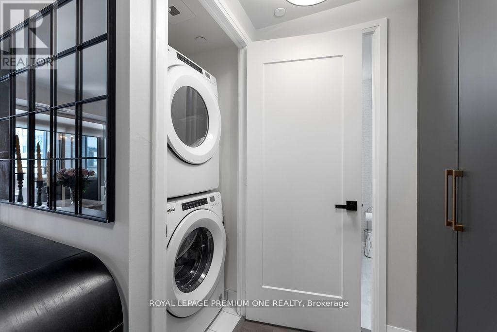 511 - 9000 Jane Street, Vaughan, ON - Indoor Photo Showing Laundry Room