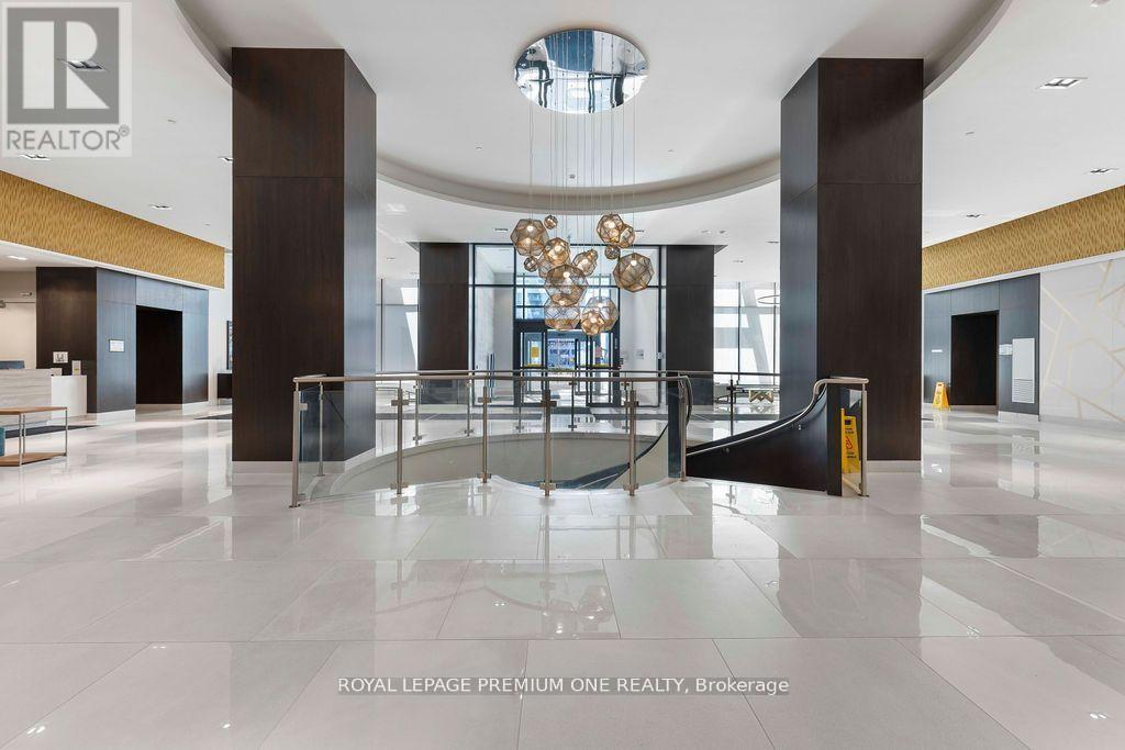 511 - 9000 Jane Street, Vaughan, ON - Indoor