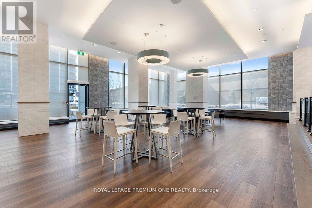 511 - 9000 Jane Street, Vaughan, ON - Indoor